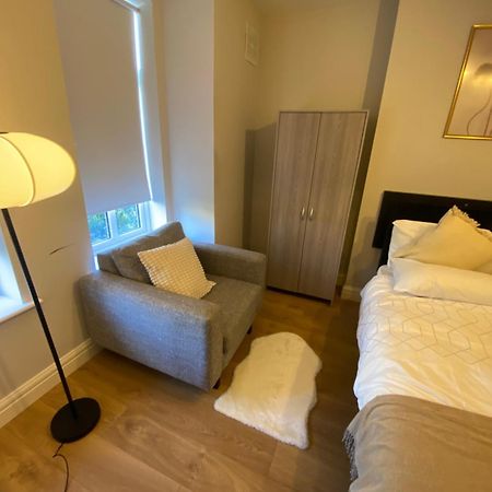 Extra Large Room In New House At Citywest Dublin Exteriör bild