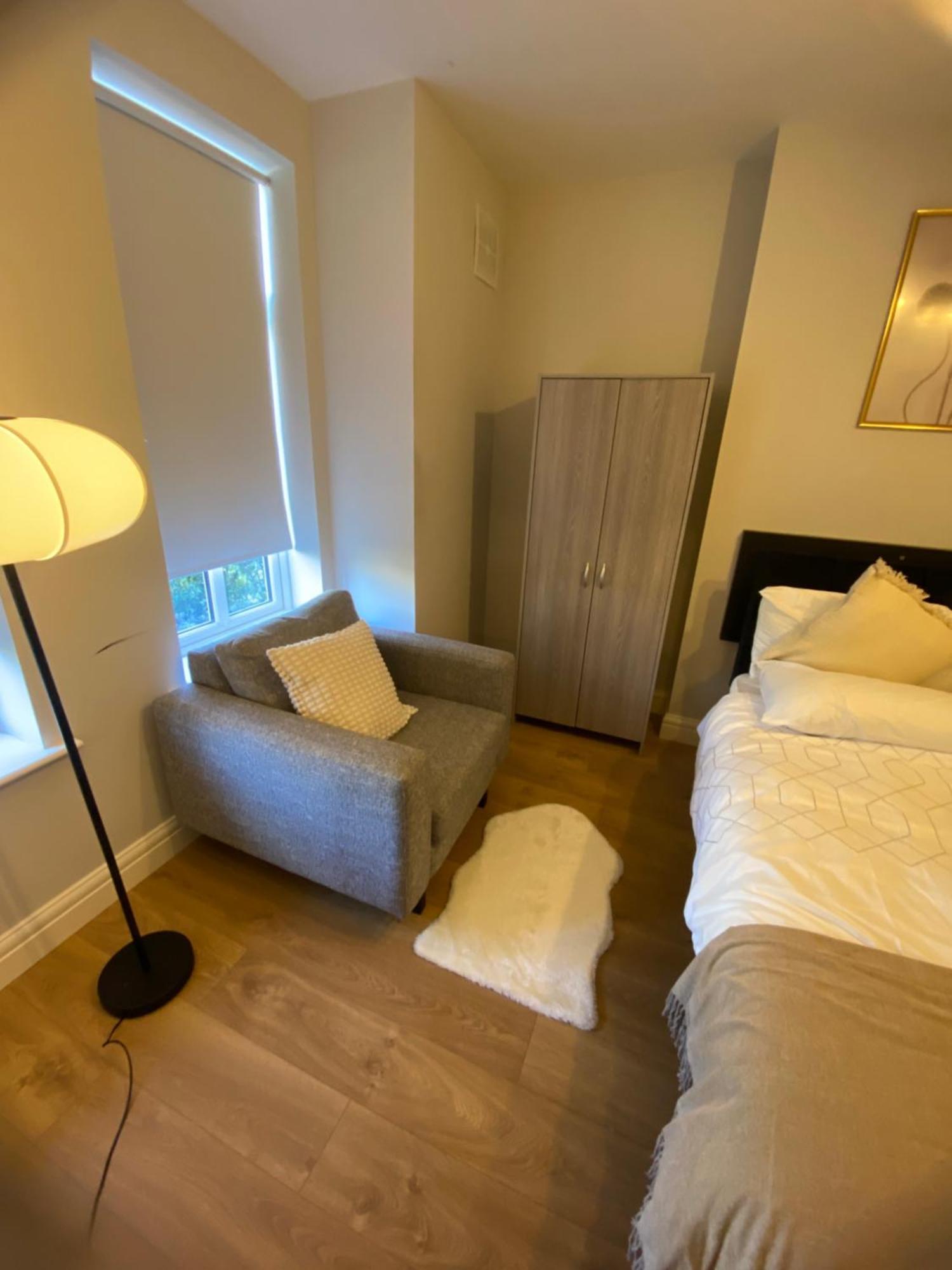 Extra Large Room In New House At Citywest Dublin Exteriör bild