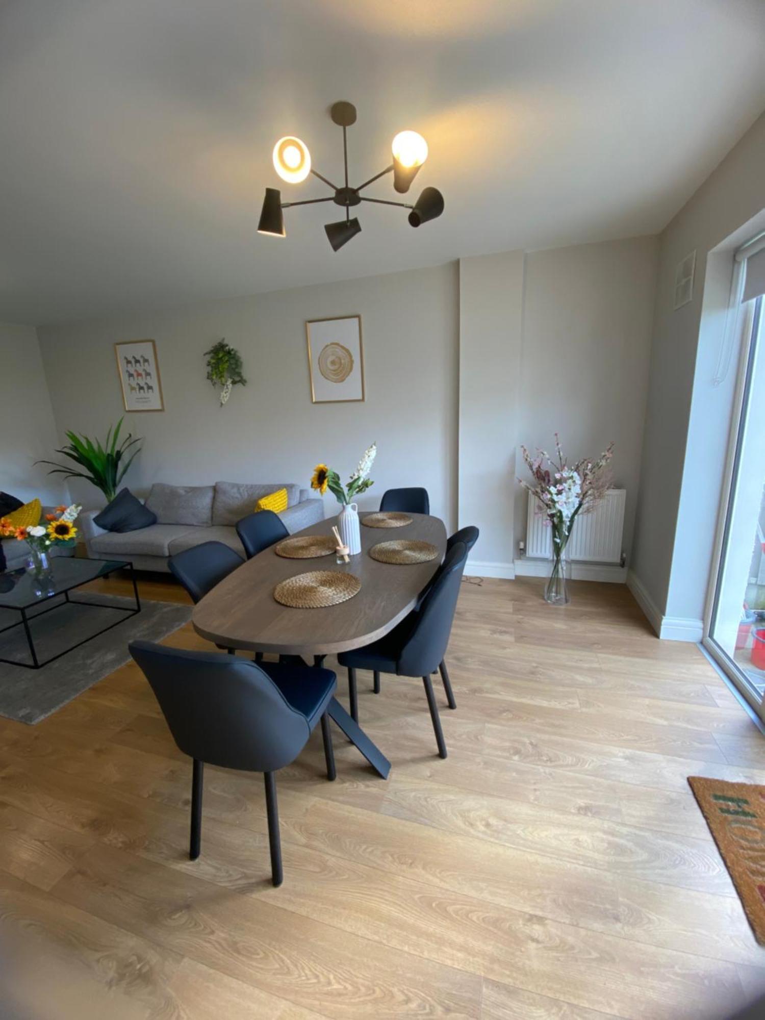 Extra Large Room In New House At Citywest Dublin Exteriör bild